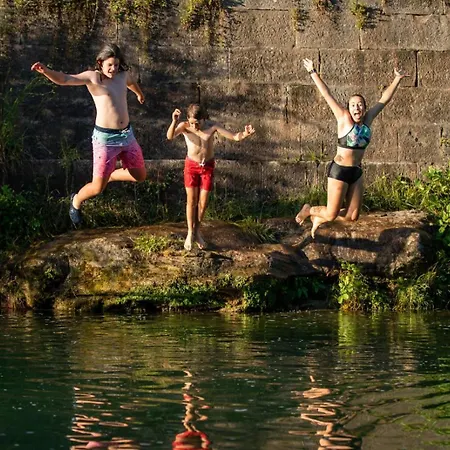 Le Blanc Hébergement de vacances Versols-et-Lapeyre